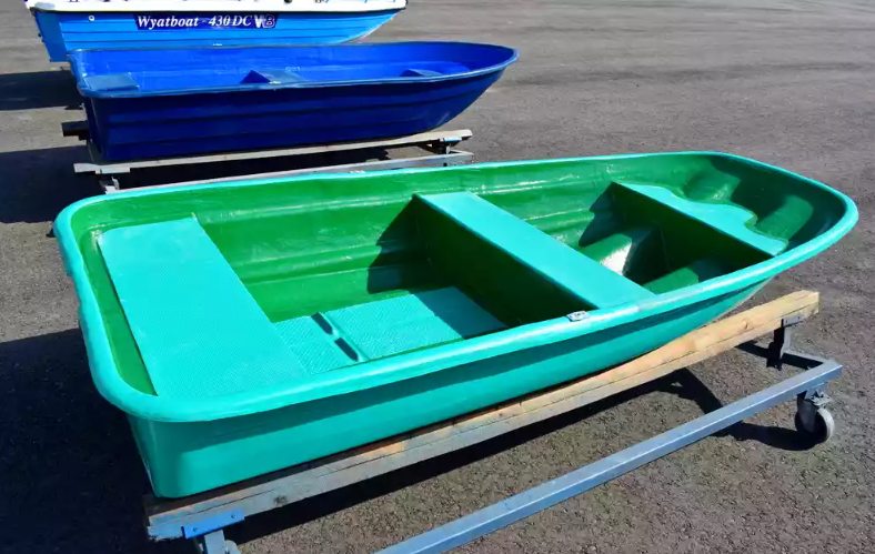 Стеклопластиковая лодка Старт (тримаран) в Ижевске