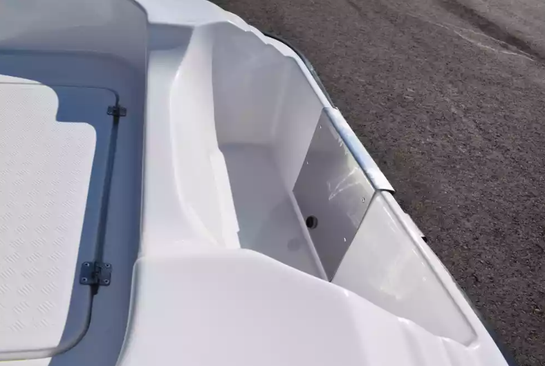 Стеклопластиковая лодка Пингвин (тримаран) в Ижевске