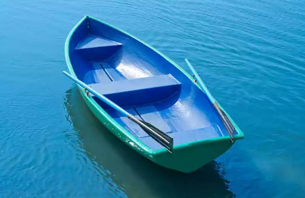 Стеклопластиковая лодка Дельфин в Ижевске