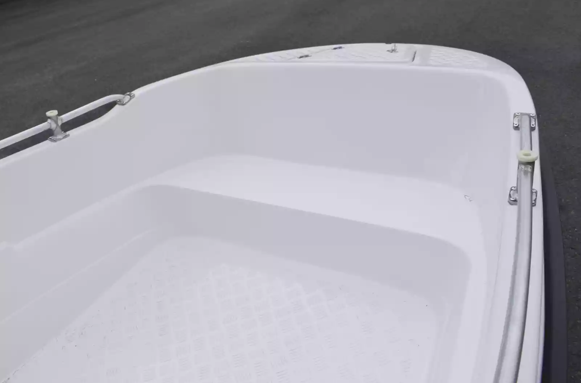 Стеклопластиковая лодка Пингвин New (тримаран) в Ижевске