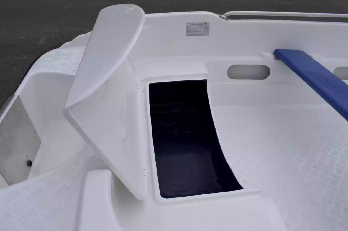 Стеклопластиковая лодка Пингвин New (тримаран) в Ижевске