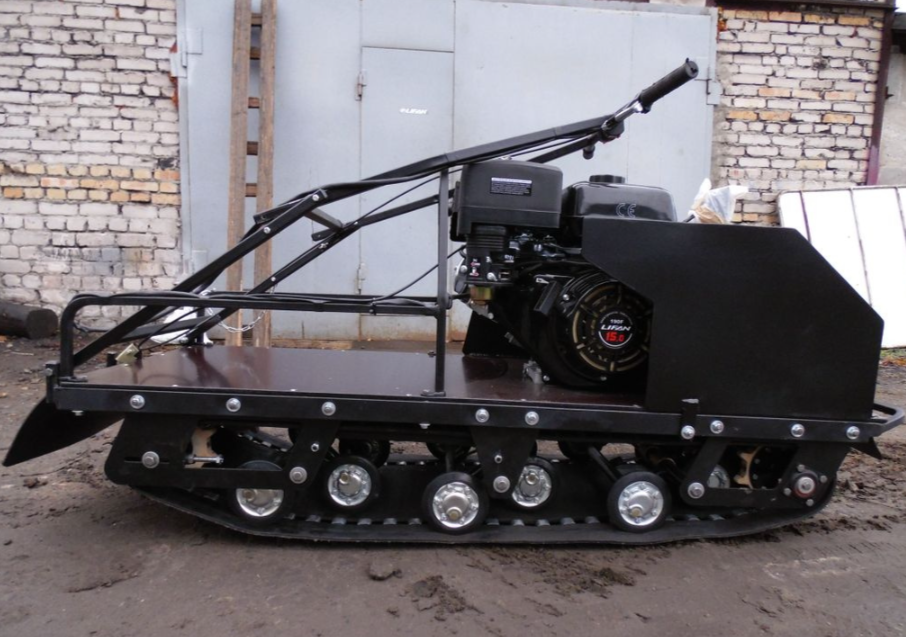 Мотобуксировщик AhtaR Зима 9 л/с с вариатором в Ижевске