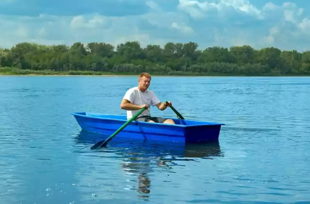 Стеклопластиковая лодка Малютка в Ижевске