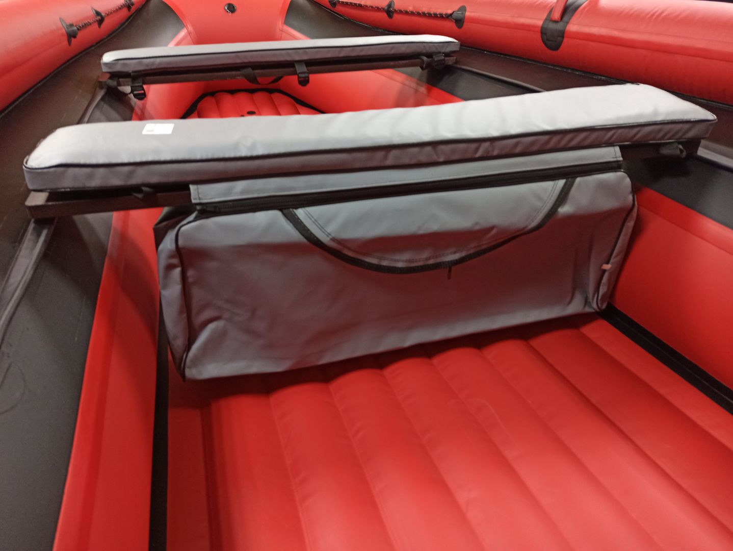 КОМПЛЕКТ МЯГКИХ НАКЛАДОК С СУМКОЙ ДЛЯ ЛОДОК 90Х20 СЕРЫЙ в Ижевске