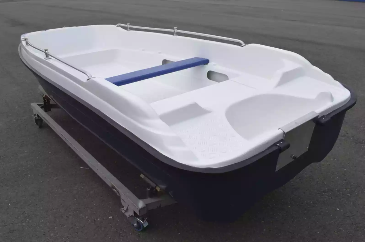 Стеклопластиковая лодка Пингвин New (тримаран) в Ижевске