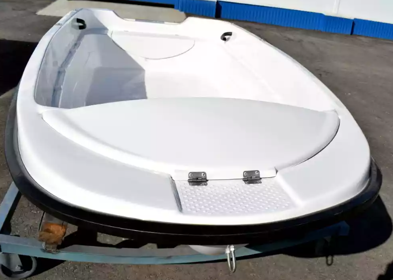 Стеклопластиковая лодка Пингвин (тримаран) в Ижевске