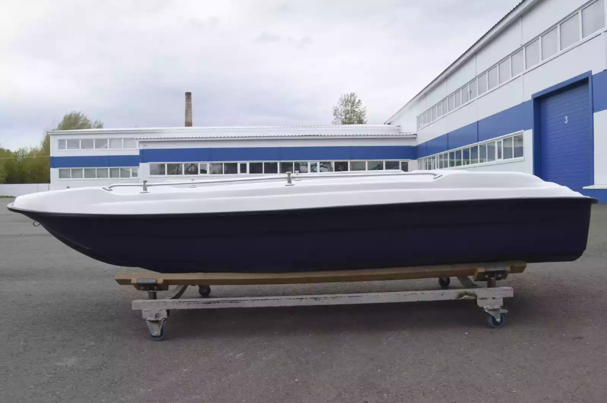 Стеклопластиковая лодка Пингвин New (тримаран) в Ижевске