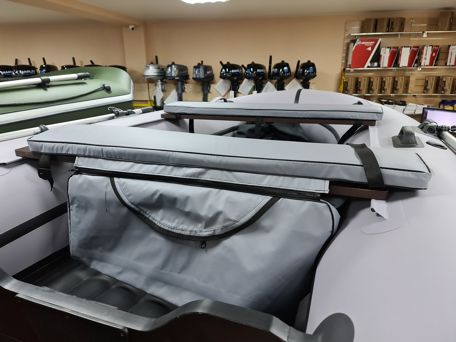 КОМПЛЕКТ МЯГКИХ НАКЛАДОК С СУМКОЙ ДЛЯ ЛОДОК 90Х20 СЕРЫЙ в Ижевске