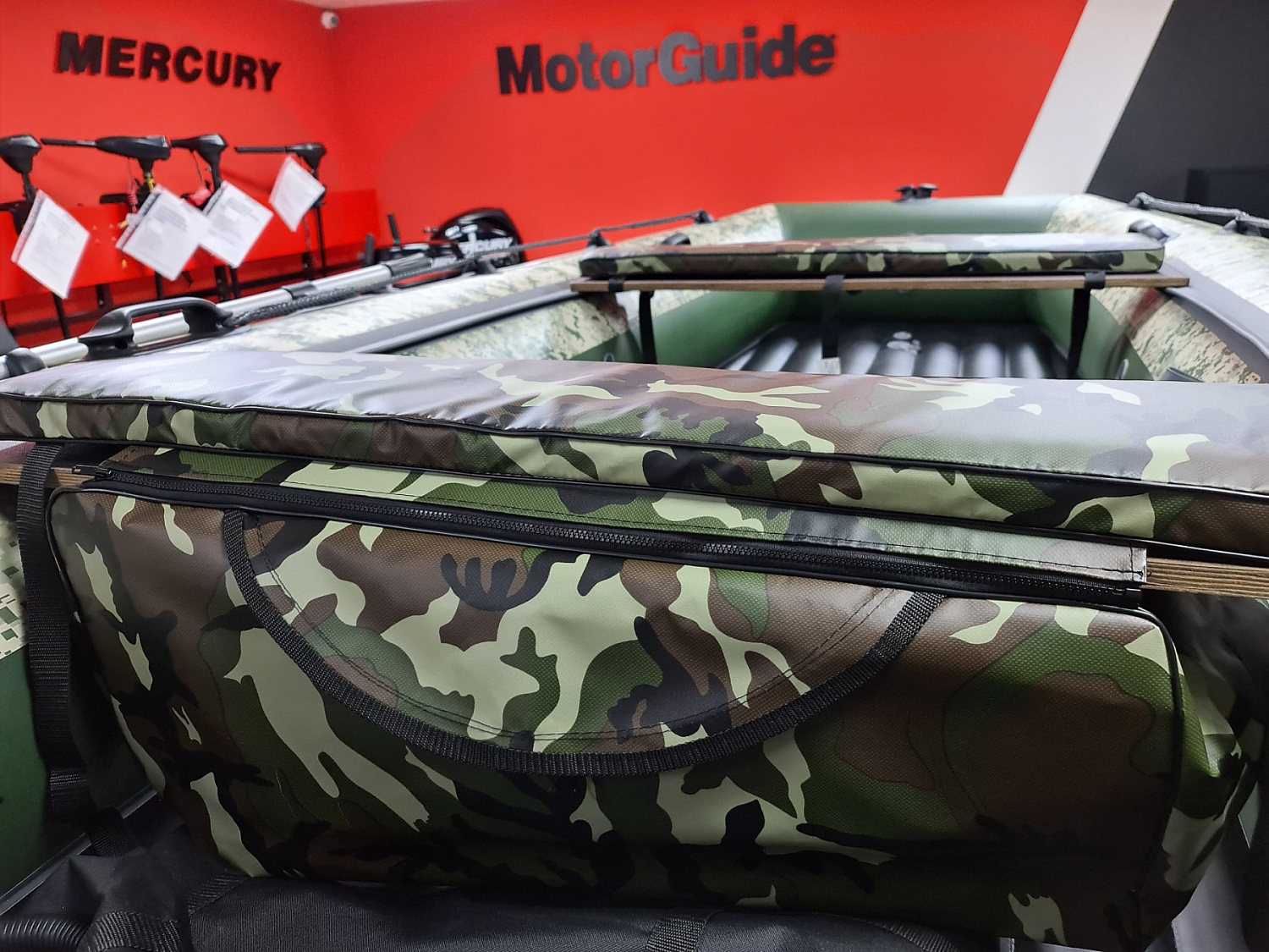 КОМПЛЕКТ МЯГКИХ НАКЛАДОК С СУМКОЙ ДЛЯ ЛОДОК 80Х20 КАМУФЛЯЖ в Ижевске